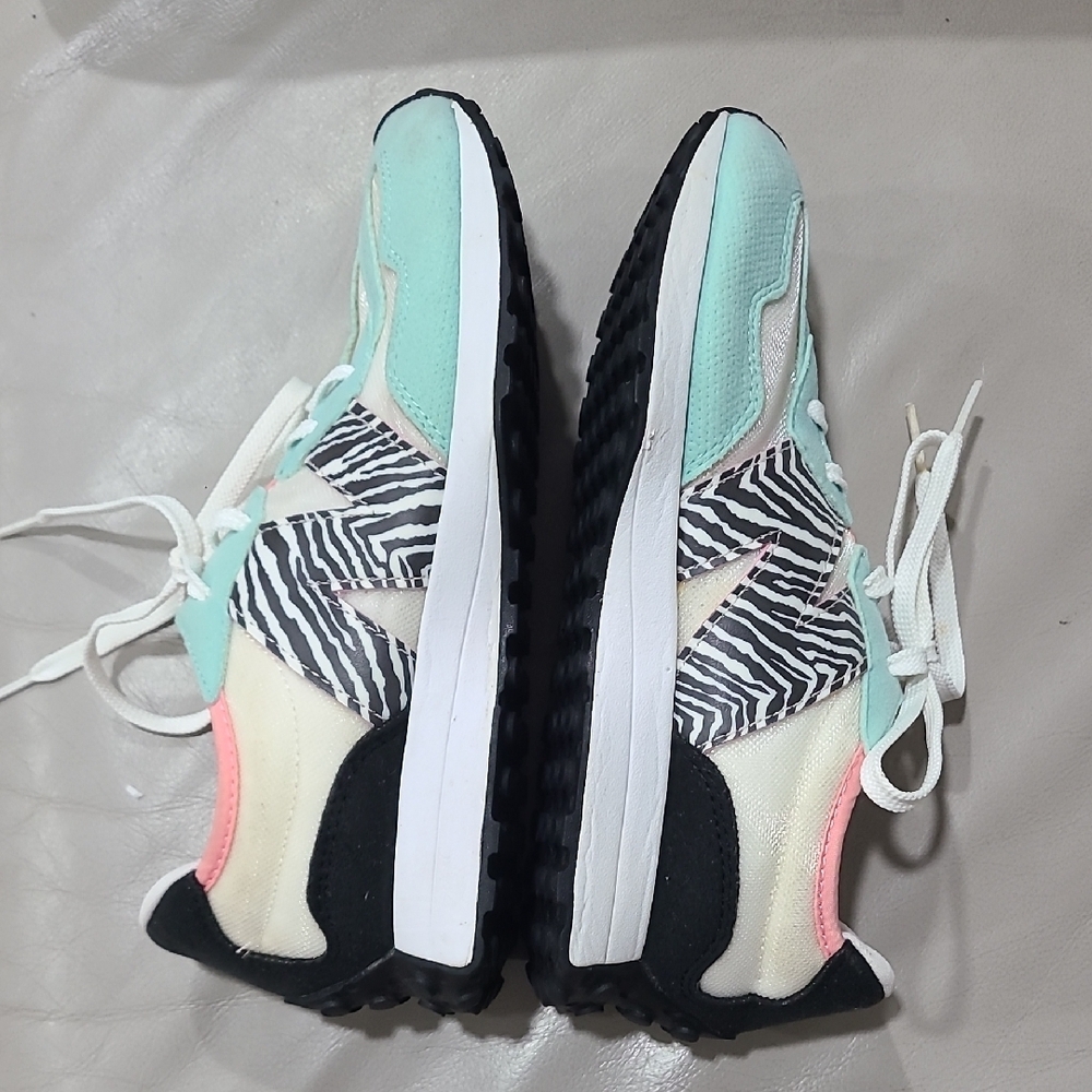 New Balance Aqua and Coral Sneakers - Picture 2 of 7